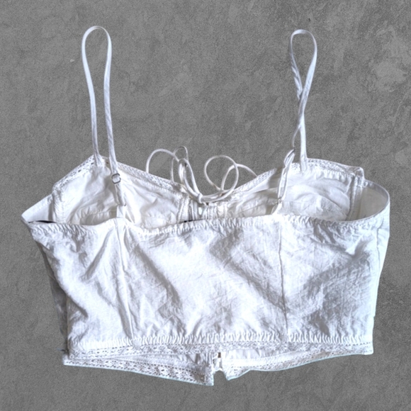 FOREVER 21 - White Lace-Up Spaghetti Strap Crop Top With Lace Detail Size M - Picture 3 of 12